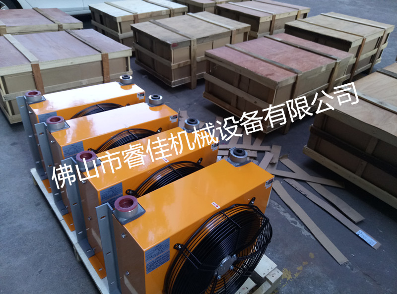 液壓風冷卻器RJ-456包裝發(fā)貨