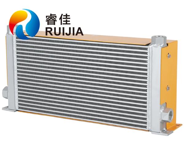 選用耐用睿佳鋁合金<font color='red'>風(fēng)冷卻器</font> 無(wú)懼“烤”驗(yàn)
